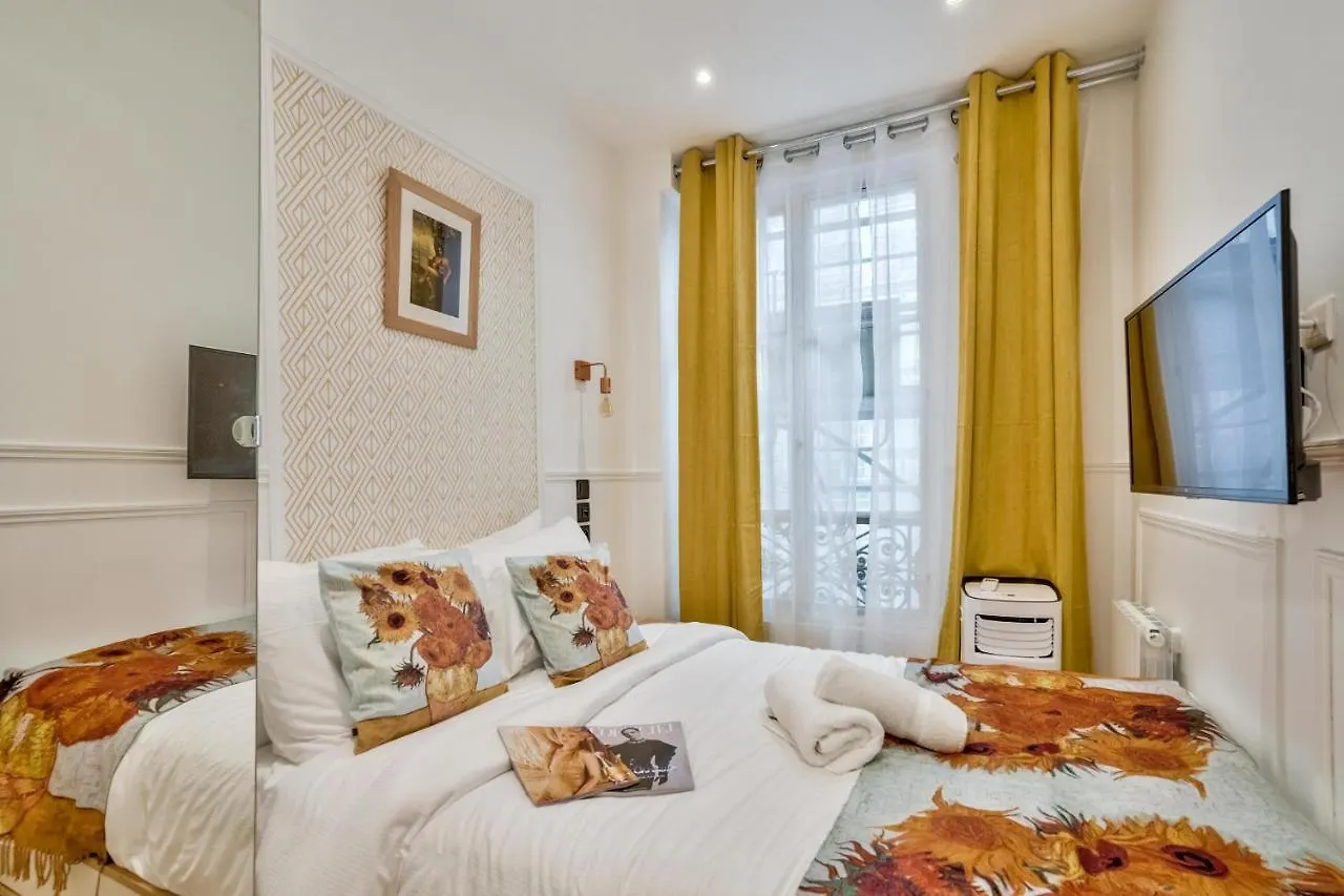 Apartment 107 - Urban Luxury Opera Vinci